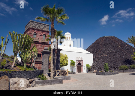 L''hôtel, le Gran Melia Volcan, Marina Rubicon, Playa Blanca, Lanzarote, Canary Islands, Spain, Europe Banque D'Images