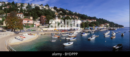 Bateaux de pêche dans le Port de Rabac, Istrie, Croatie, Europe Banque D'Images