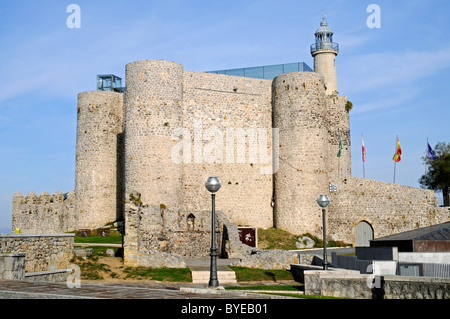 Forteresse de Santa Ana, phare, Castro Urdiales, Golfe de Gascogne, Cantabria, Spain, Europe Banque D'Images