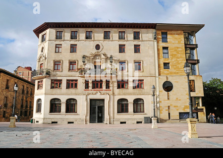 Bâtiment historique, la Plaza Alfonso II, Oviedo, Asturias, Spain, Europe Banque D'Images