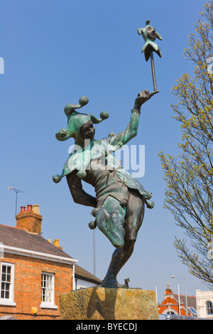 Le Jester statue par James Butler, Henley Road, Stratford-upon-Avon, Warwickshire, Angleterre, Royaume-Uni, Europe Banque D'Images