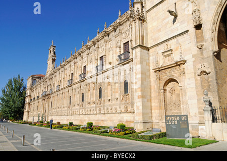 Son église, le musée, le Parador San Marcos Hotel, un ancien monastère, Plaza de San Marcos, Leon, province de Castilla y Leon Banque D'Images