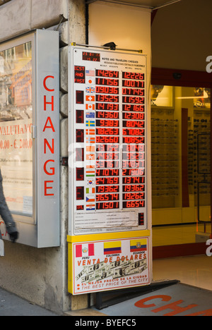 Bureau de change, avec des taux de conversion, Rome, Italie Banque D'Images