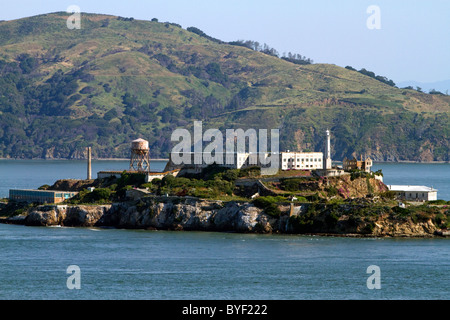 L'île d'Alcatraz située dans la baie de San Francisco au large de San Francisco, Californie, USA. Banque D'Images