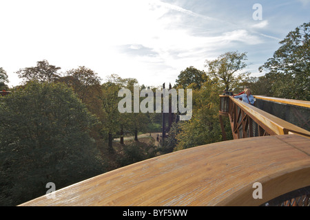 Rhizotron de Kew et Xstrata Treetop Walkway 18 mètres (59 ft) en l'air, dans l'Arboretum Banque D'Images