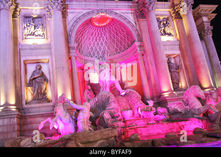 LAS VEGAS - DEC 20 : Le Caesars Palace resort comprend une réplique de la fontaine de Trevi en face du Forum Shops at c'est Las Vegas Banque D'Images