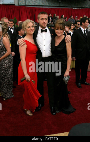 Ryan Gosling avec sœur Mandi Gosling et mère Donna Gosling La 79e assemblée annuelle de l'Academy Awards (Oscars) - Kodak des arrivées Banque D'Images