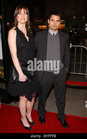 Michael Pena et Guest Los Angeles Premiere de 'Shooter' tenu à la Mann Village Theatre Westwood, Californie - 08.03.07 Banque D'Images