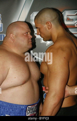 Eric "Butterbean" Esch et James Thompson Rage Cage pour conférence de presse, qui sera de retour à Wembley Arena sur 10.02.07 Banque D'Images