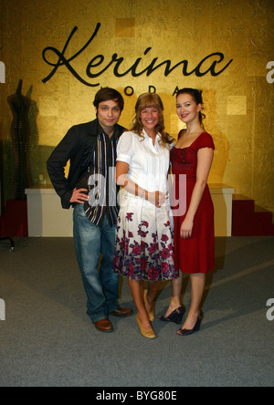 Tim Sander, Alexandra Neldel, Laura Osswald, une séance de photos pour le 500e épisode de telenovela allemande "Verliebt in Berlin" Berlin, Banque D'Images