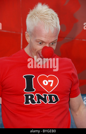 Mark Speight dans un photocall de la bande dessinée, le M³ller Releif 'Big Art Project' La présentatrice TV dévoile la mosaïque géante de peinture Banque D'Images