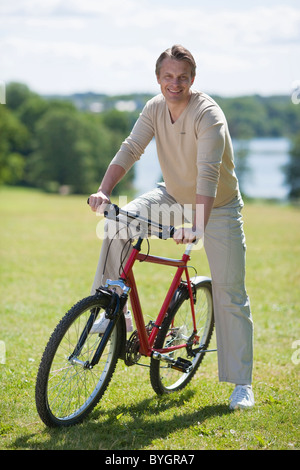 Homme en vélo Banque D'Images