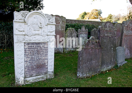 La tombe de John Peel, le chasseur célèbre, dans l'église de triage à Coldbrookdale en Cumbria. Banque D'Images