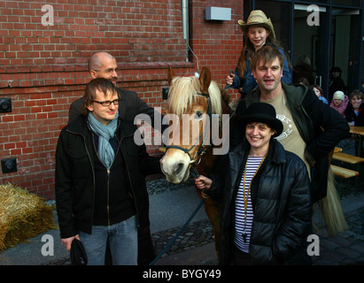 Milan Peschel, Christoph Maria Herbst, Katharina Thalbach, Detlev Buck, à la première de 'Haende weg von Mississippi' Kino Banque D'Images