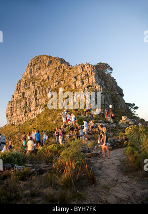 Randonneurs sur haut de Lions Head à Cape Town Banque D'Images