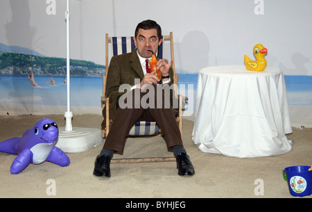 Rowan Atkinson alias Mr Bean à un photocall pour son film 'Mr. Ferien macht Bean' ('Mr Bean's Holiday") à l'hôtel Adlon Banque D'Images