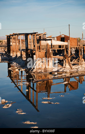 Ruine de maison à Bombay, Salton Sea Beach, Californie Banque D'Images