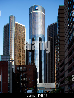 USA, Michigan, Detroit, General Motors siège dans la Renaissance Center sur soirée d'été Banque D'Images