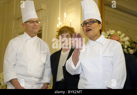 Fleuriste,pâtissier et chef exécutif (à droite) Le Eisenhower Executive Office Building est décoré pour la visite de la Reine Banque D'Images