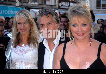 Bucks Fizz (L-R Shelley Preston, Mike Nolan et Cheryl Baker) le parfum Shop LK high street fashion awards à CafÚ de Paris, Banque D'Images