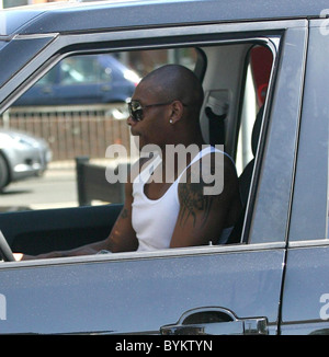 Marcus Bent de Charlton Athletic, les magasins avec sa petite amie Danielle Lloyd Essex, Angleterre - 01.05.07 Owen Beiny/va Banque D'Images