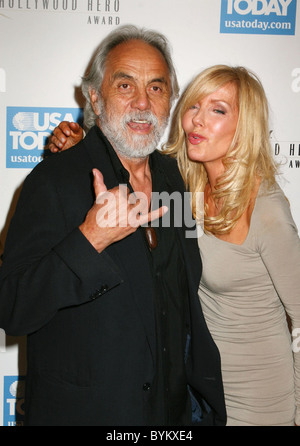 Tommy Chong et Shelby Chong 2e Congrès annuel des USA aujourd'hui Hollywood Hero Award à l'hôtel Beverly Hills Los Angeles, Californie - Banque D'Images