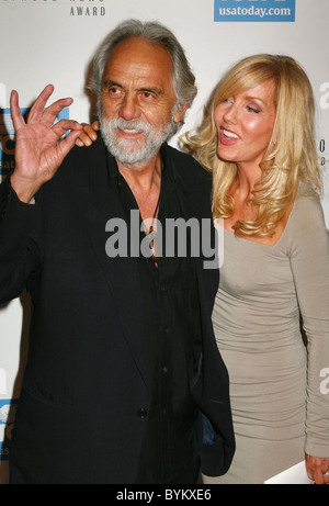 Tommy Chong et Shelby Chong 2e Congrès annuel des USA aujourd'hui Hollywood Hero Award à l'hôtel Beverly Hills Los Angeles, Californie - Banque D'Images