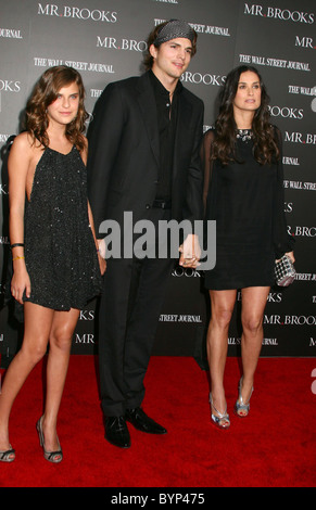 Tallulah Belle Willis, Ashton Kutcher et Demi Moore 'Mr. Brooks' premiere tenue au Grauman's Chinese Theatre - Arrivées Banque D'Images