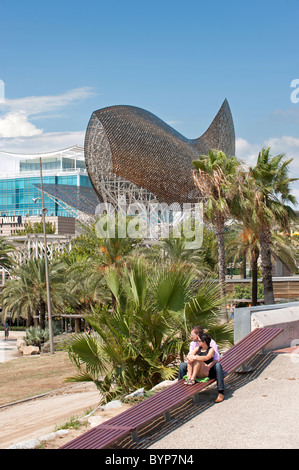 Port Olimpic Frank Gehrys Poisson Bronze Sculpture Barcelone Espagne Banque D'Images