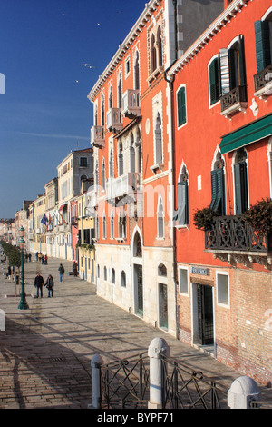 Scène de rue à bord de Zattere, Venise, Italie Banque D'Images