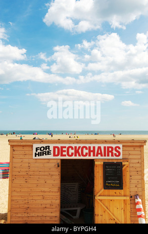 Location de chaises longues sur la plage à Great Yarmouth, Norfolk Banque D'Images