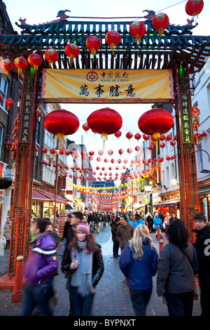 Le Nouvel An chinois sur Gerrard Street, Soho. Aussi connu comme le quartier chinois. Banque D'Images