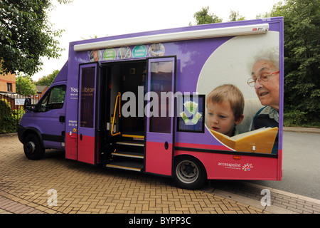 Un bus public library à Londres logement protégé visites Banque D'Images