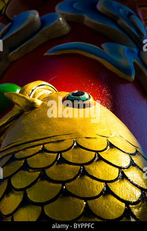 Thaïlande, Bangkok, Wat Chana Songkram. Détail coloré situé sur le mur d'un bâtiment Banque D'Images