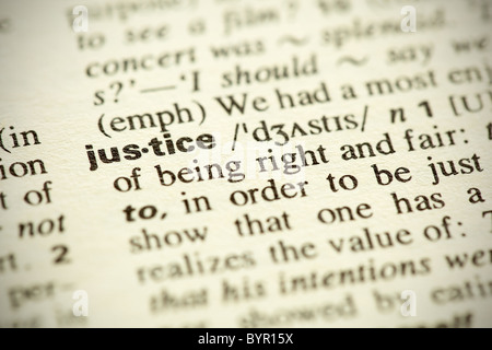 Définition du dictionnaire du mot "Justice" en anglais. Shallow DOF. Banque D'Images