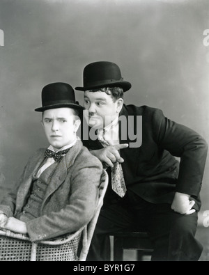 LAUREL ET HARDY, duo comique du film mince de l'anglais (1890-1965) Stan Laurel et Oliver Hardy tubby American (1892-1957) Banque D'Images