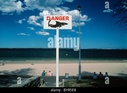 Panneau d'avertissement de requin sur Botany Bay Beach. Sydney, Australie Banque D'Images