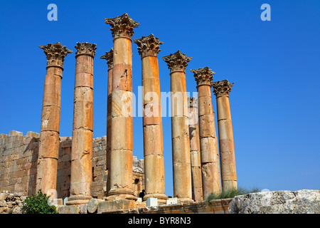 Colonnes dans le Temple d'Artémis à Gérasa, Jerash, Jordanie Banque D'Images