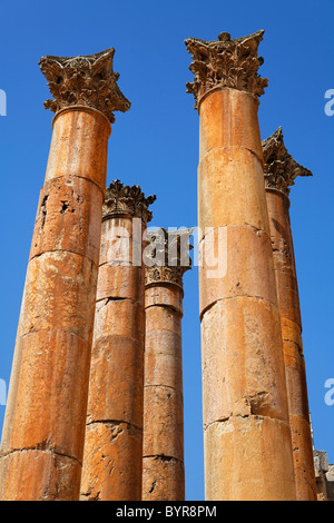 Colonnes dans le Temple d'Artémis à Gérasa, Jerash, Jordanie Banque D'Images