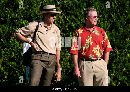David Ledbetter, (à gauche) et Mark Rolfing watch Michelle. Wie durant une pratique avant la ronde Sony Open 2005 à Hawaii. Banque D'Images