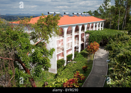 Cuba, Pinar del Rio, Vinales Vinales (région). Panneaux solaires sur le toit de l'hôtel. Banque D'Images