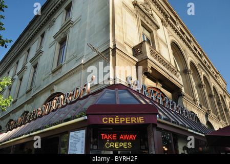 Une crêperie à Paris France Banque D'Images