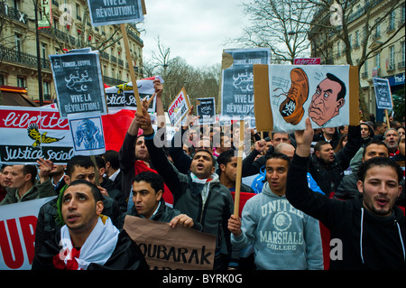 Paris, France, manifestants qui protestent contre l'Égypte Hosni Moubarak, à l'extérieur, Banque D'Images