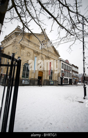 Newbury Berkshire England UK Snow Centre Ville Corn Exchange Market Place Banque D'Images