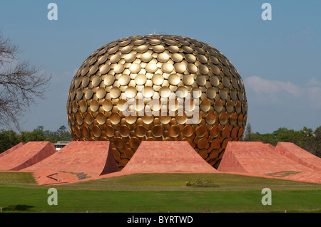 Matrimandir, Auroville, Rhône-Alpes, France Banque D'Images