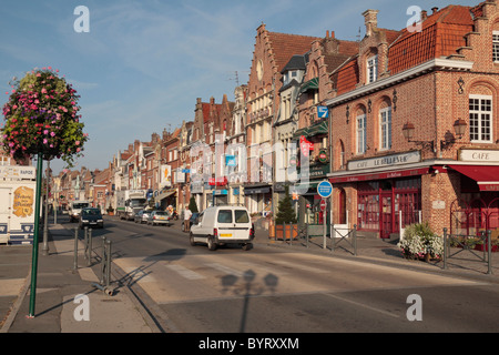 Afficher le long de la rue principale à Bailleul, nord, nord de la France. Banque D'Images