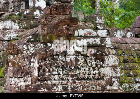 Bodhisattva Lokeshvara sculpture en pierre sur une tour monumentale dans le Ta Som Temple Bouddhiste, Siem Reap, Cambodge, Banque D'Images