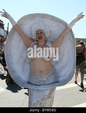 25 Merpeople Mermaid Parade annuelle Boardwalk Coney Island, Brooklyn, New York, USA - 23.06.07 Banque D'Images