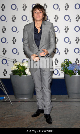 Paolo Nutini Nordoff-Robbins O▓ Déjeuner Silver Clef et cérémonie de remise des prix organisée à l'hôtel Hilton de Regents Park - Arrivées Banque D'Images