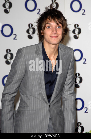 Paolo Nutini Nordoff-Robbins O▓ Déjeuner Silver Clef et cérémonie de remise des prix organisée à l'hôtel Hilton de Regents Park - Arrivées Banque D'Images